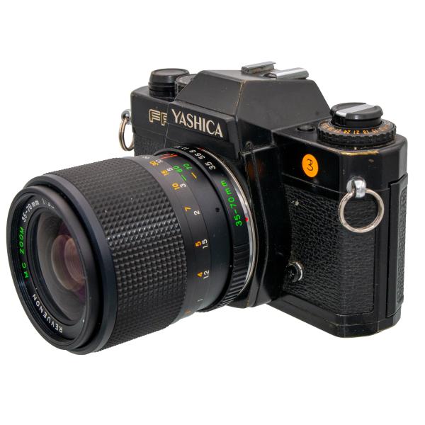 Yashica FR + Tokina 35-70mm f/3.5-4/5 Occasion - Image 3
